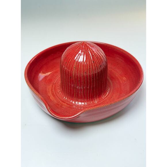 Rachael Pots Handmade Pottery NYC Red Speckled Citrus Juicer Signed Culinary - Picture 3 of 6